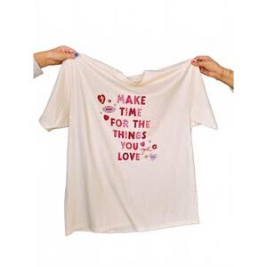 NEW ETTA & EAST women's things you love graphic tee in white